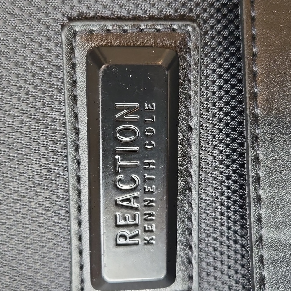Kenneth Cole Reaction Black Weekender Travel Tote Bag Carry-On - Picture 2 of 16